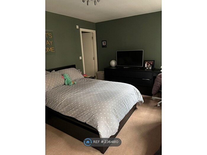2 Bedroom Flat To Rent In Eden Grove, London, N7