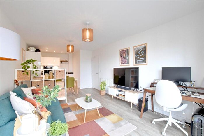 1 Bedroom Apartment For Sale In Bowen Drive, Charlton, London, SE7