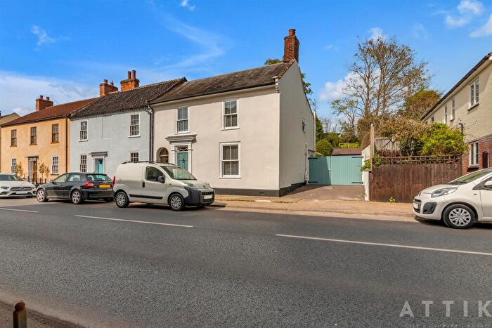 4 Bedroom End Of Terrace House For Sale In Quay Street, Halesworth, IP19