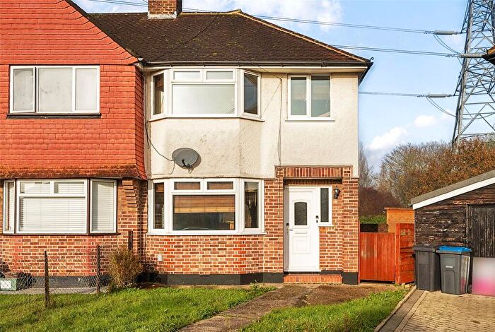 3 Bedroom House For Sale In Kingshill Avenue, Worcester Park, KT4