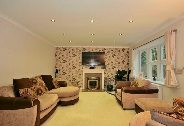 4 Bedroom Detached House To Rent In Bedroom House Tinsley Close, Reading, RG6