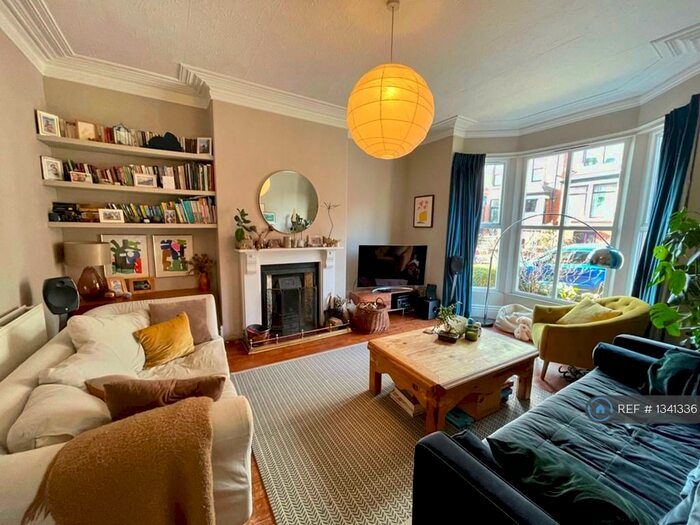 5 Bedroom Terraced House To Rent In Hilton Place, Leeds, LS8