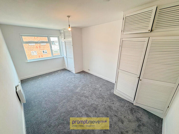3 Bedroom Flat To Rent In The Shires, Old Bedford Road Luton, LU2