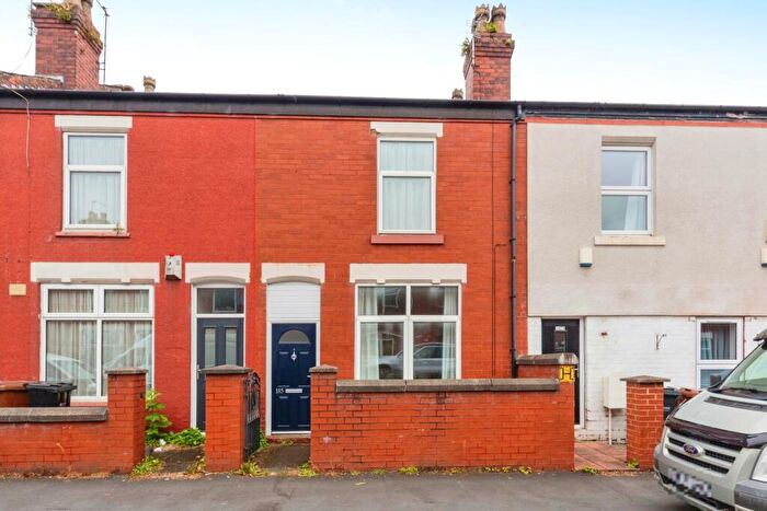 2 Bedroom Terraced House For Sale In Lowfield Road, Stockport, Greater Manchester, SK3