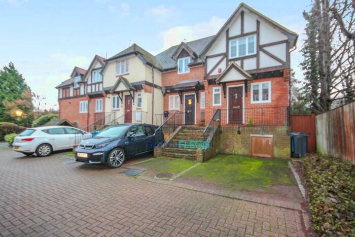 2 Bedroom Property To Rent In Lower Cookham Road, Maidenhead SL6