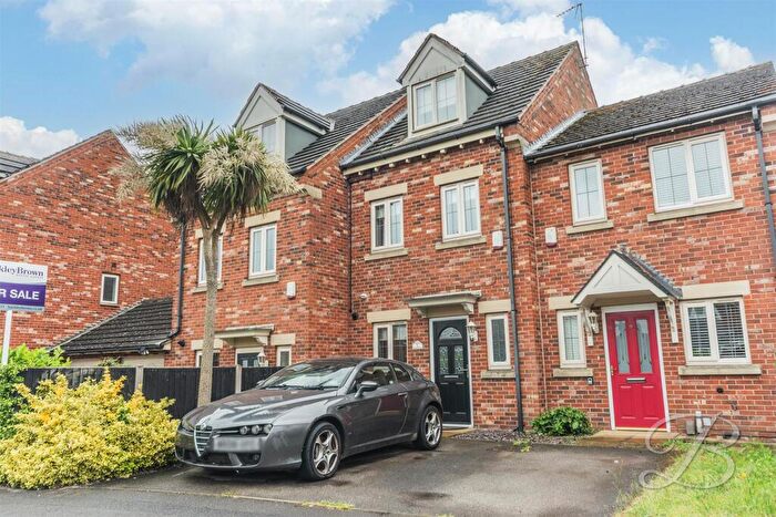 3 Bedroom Town House For Sale In Claymoor Close, Mansfield, NG18