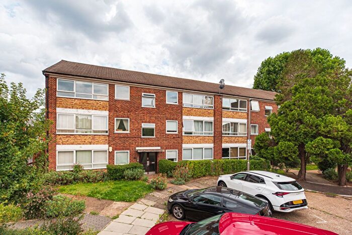 2 Bedroom Flat To Rent In Waynflete Street, London, SW18