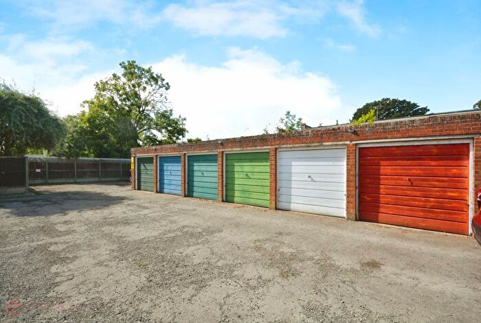 2 Bedroom Flat For Sale In Luton Avenue, Broadstairs, CT10