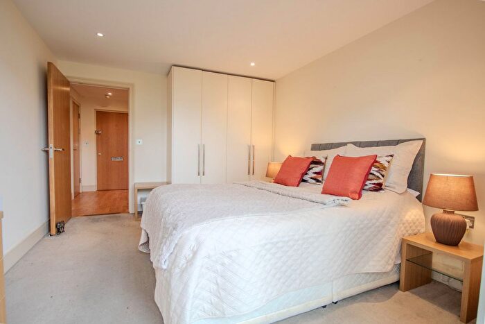 1 Bedroom Flat For Sale In Hayes Road, Penarth, CF64