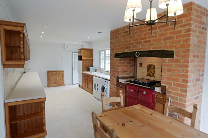 3 Bedroom Bungalow To Rent In Nelsons Lane, Hurst, Reading, Berkshire, RG10