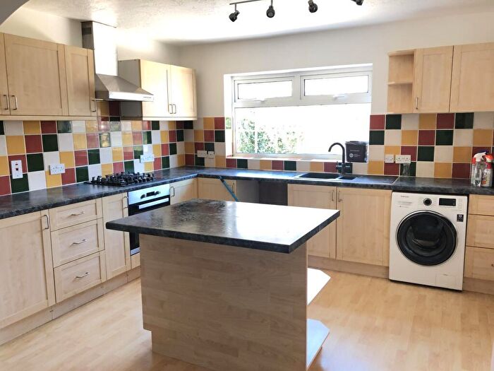 4 Bedroom Detached House To Rent In Halfmoon Lane -, LU5