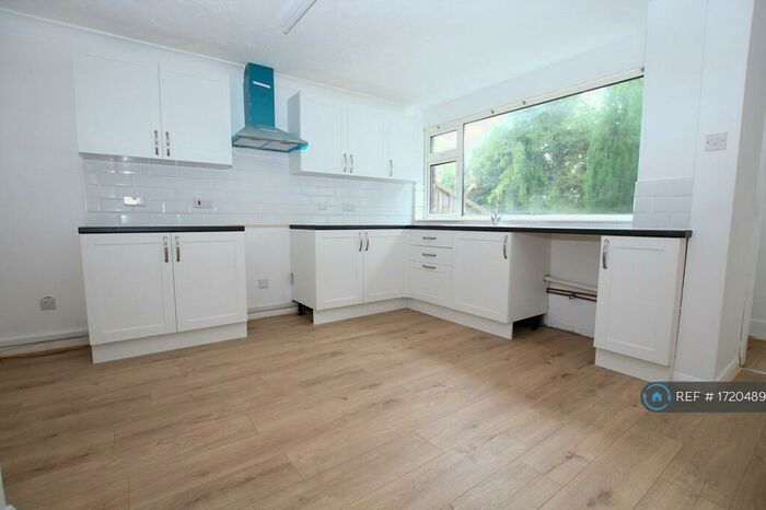 3 Bedroom Terraced House To Rent In Warren Wood Road, Rochester, ME1