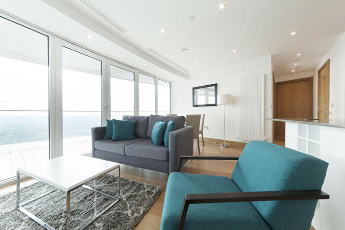 2 Bedroom Flat To Rent In Arena Tower, Canary Wharf, E14