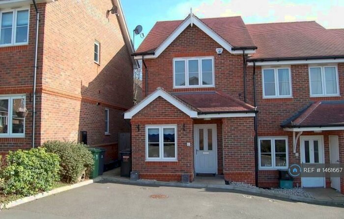 2 Bedroom Semi-Detached House To Rent In Apple Tree Close, High Wycombe, HP13