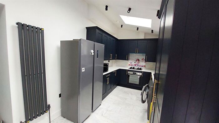 4 Bedroom Terraced House For Sale In Cowper Gardens, London, London, N14