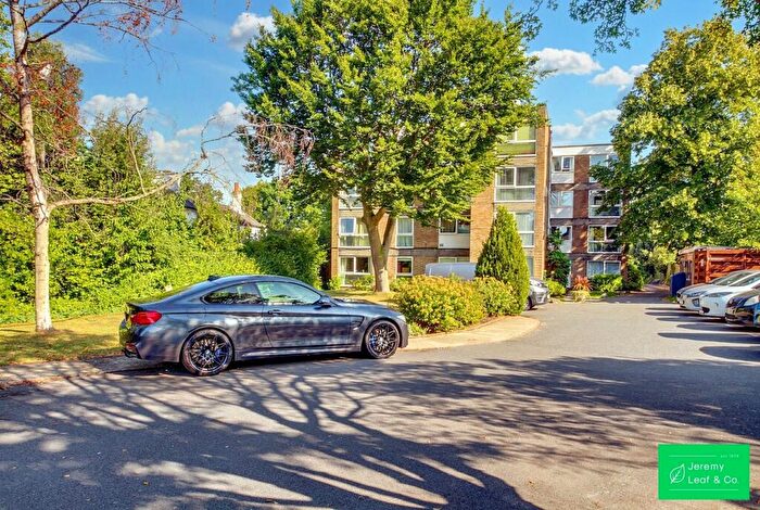 Apartment For Sale In Fortis Green, London, N2
