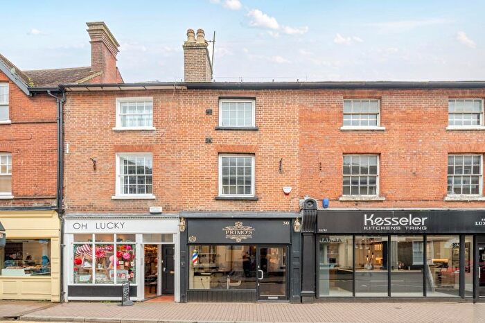 2 Bedroom Maisonette For Sale In High Street, Tring, HP23