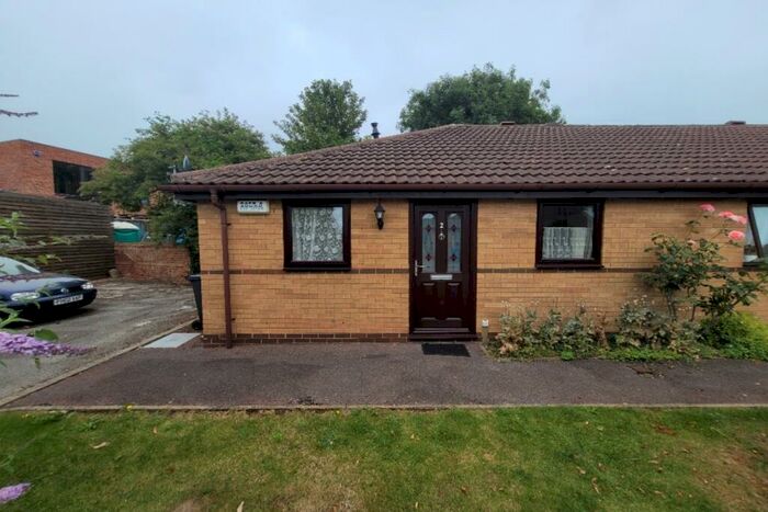 2 Bedroom Bungalow To Rent In Little Bounds, West Bridgford, Nottingham, NG2
