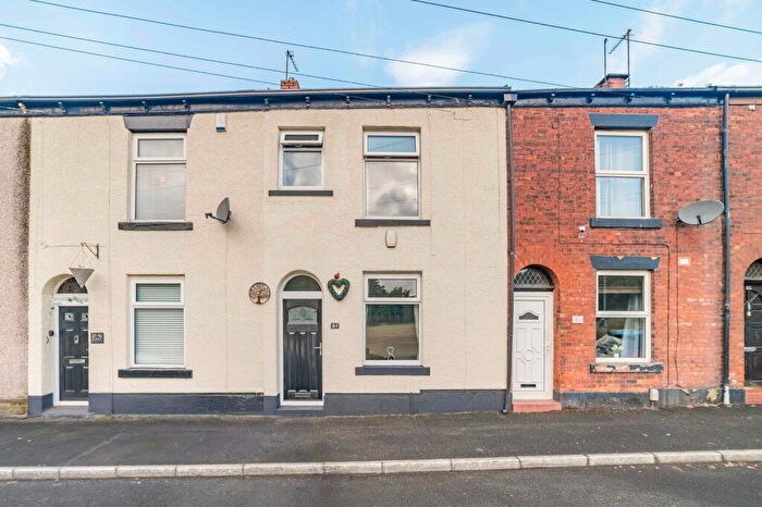 3 Bedroom Terraced House For Sale In John Street, Heywood, OL10