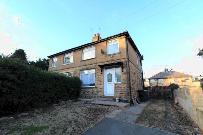 3 Bedroom House To Rent In Elwyn Grove, Bradford, West Yorkshire, BD5