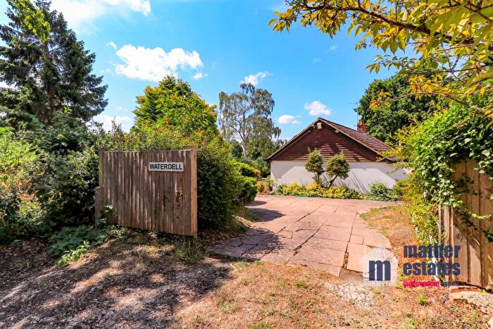 4 Bedroom Detached Bungalow For Sale In Lane End, Hatfield, AL10