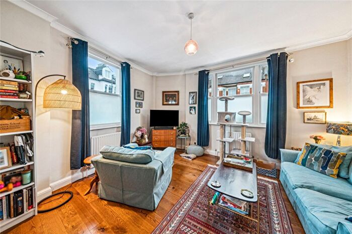 1 Bedroom Flat For Sale In Galesbury Road, SW18
