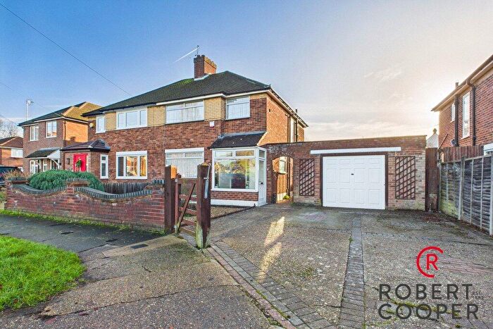 3 Bedroom Semi Detached House For Sale In Woodlands Avenue, Eastcote, HA4