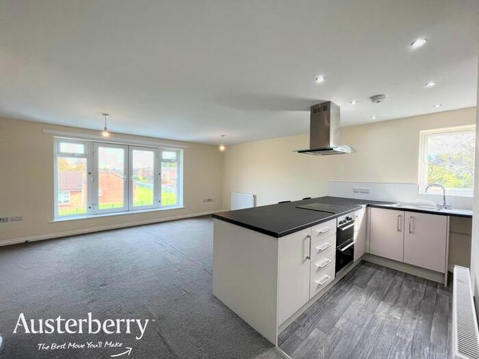 2 Bedroom Flat To Rent In Crown Street, Silverdale, Newcastle, Staffordshire, ST5