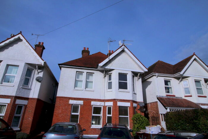 3 Bedroom Apartment To Rent In Parkstone Road, Poole, BH15