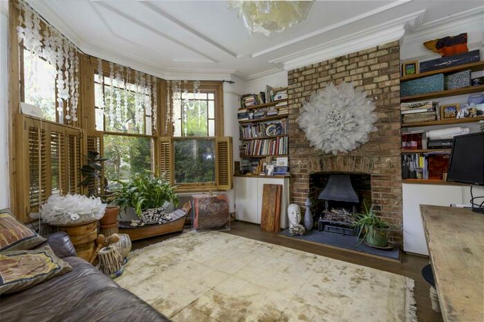 1 Bedroom Apartment To Rent In Cornwall Avenue, London, N22