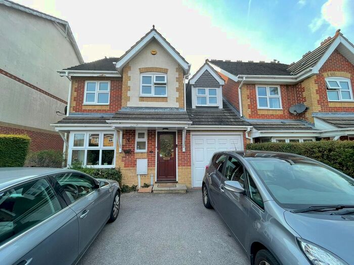4 Bedroom Detached House To Rent In Hadleigh Drive, Sutton, Surrey, SM2