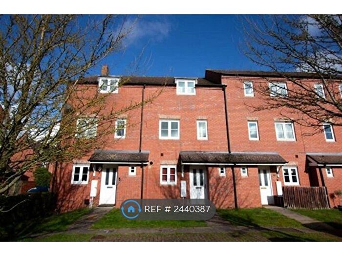 4 Bedroom Terraced House To Rent In Congreve Way, Stratford-Upon-Avon, CV37