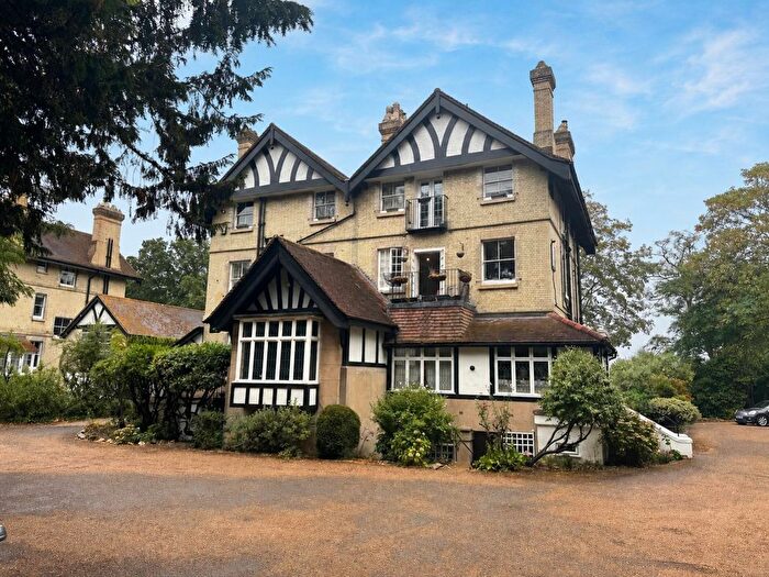 2 Bedroom Flat To Rent In Richardson House, Coopers Hill Lane, Englefield Gr, Englefield Green, Egham, Surrey, TW20