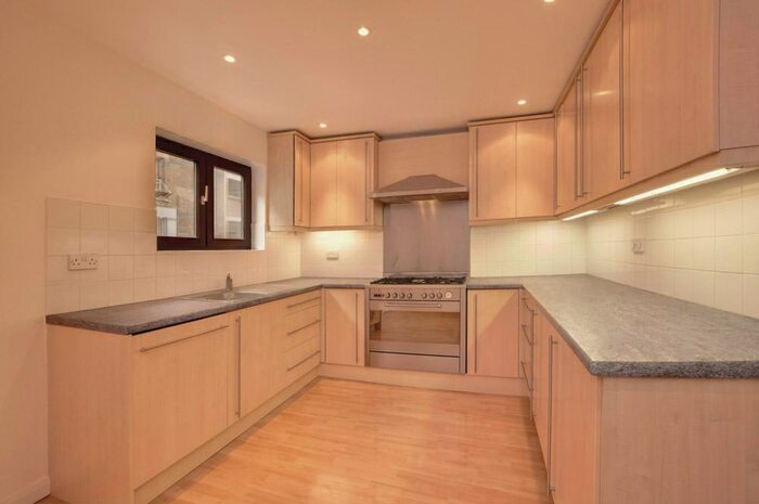 4 Bedroom House To Rent In Prospect Place, London, E1W