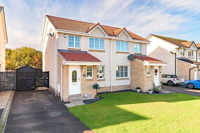 3 Bedroom Semi Detached House For Sale In Corona Crescent, Bonnybridge, FK4