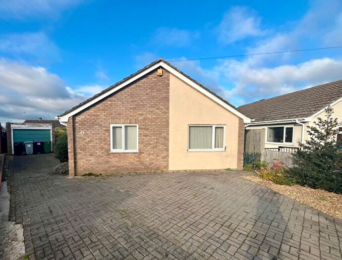 3 Bedroom Detached Bungalow For Sale In The Woodlands, Market Deeping, Peterborough, PE6