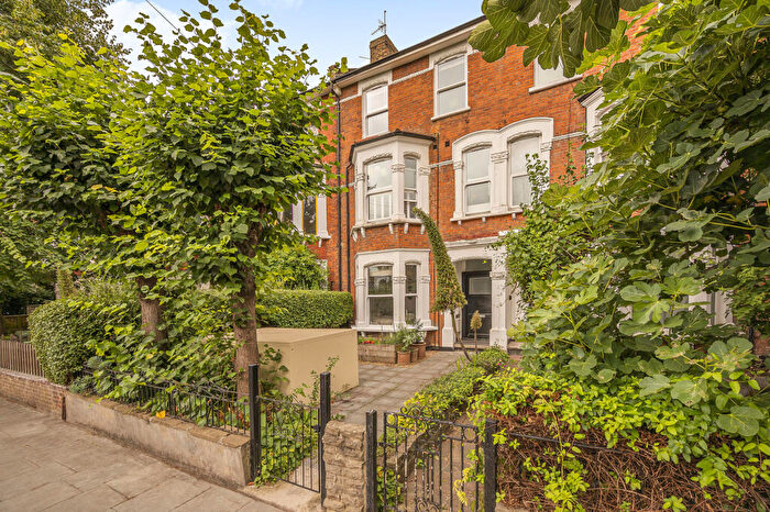 2 Bedroom Flat For Sale In York Grove, Peckham, SE15
