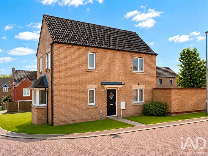 3 Bedroom Semi Detached House For Sale In Orford Close, Ely, Cambridgeshire, CB7