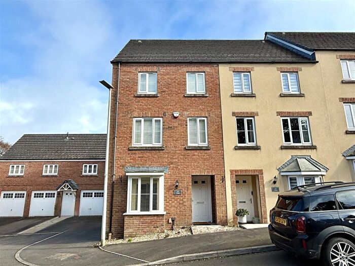3 Bedroom End Terrace House For Sale In Y Deri, Sketty, Swansea, SA2
