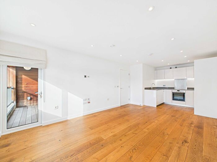 1 Bedroom Flat To Rent In Maltby Street, London, SE1