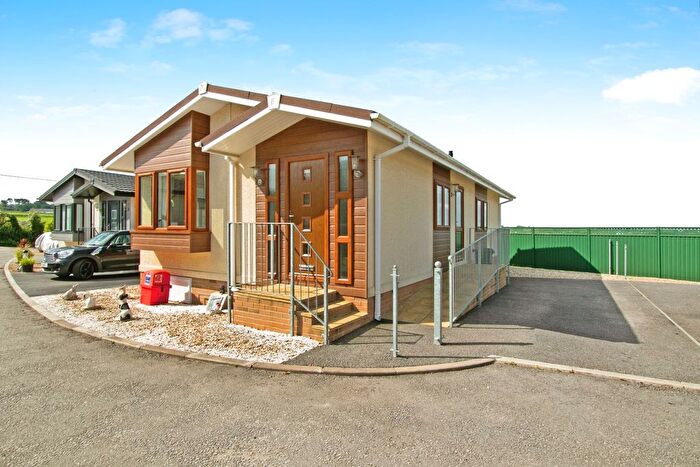2 Bedroom Property For Sale In North Country, Redruth, Cornwall, TR16