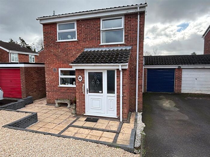 3 Bedroom Link Detached House For Sale In Peveril Bank, Dawley Bank, Telford, Shropshire, TF4