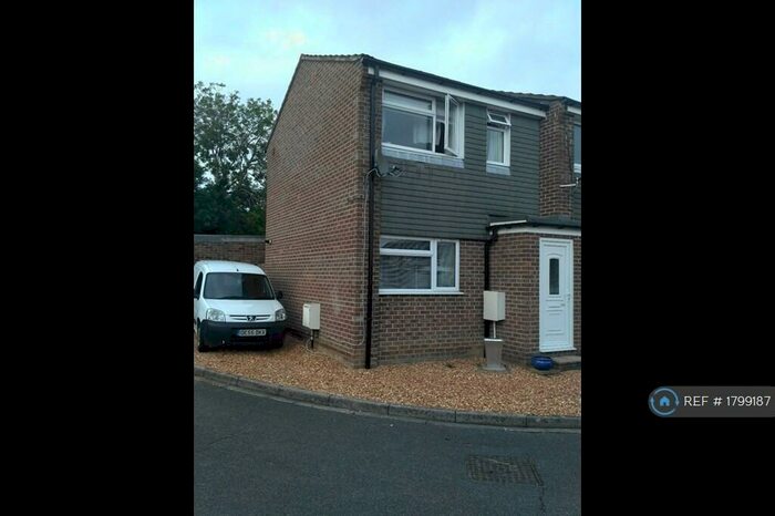 1 Bedroom Semi-Detached House To Rent In Flecker Close, Thatcham, RG18