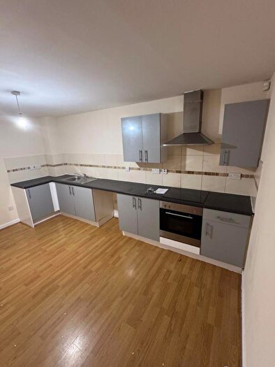 2 Bedroom Flat To Rent In Knightsbridge Court, Liverpool - Half Price First Months Rent, L14