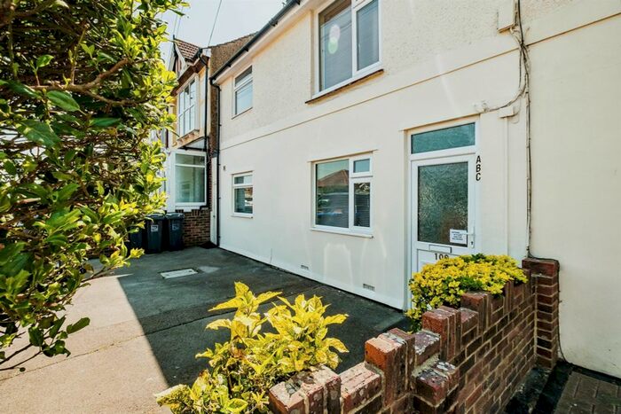 1 Bedroom Flat To Rent In Sompting Road, Lancing, BN15