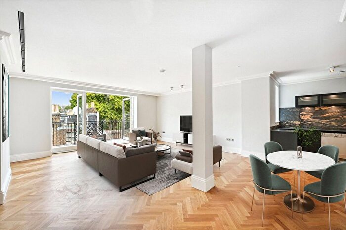 2 Bedroom Flat To Rent In Kensington High Street, London, W8