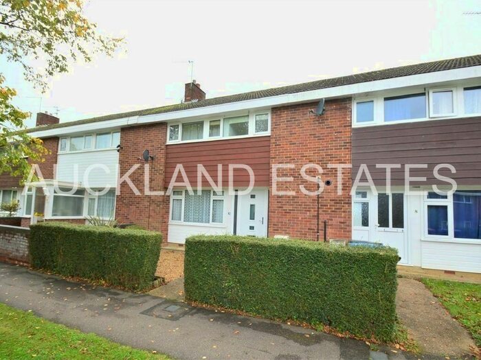 3 Bedroom Terraced House To Rent In Linnet Walk, Hatfield, AL10