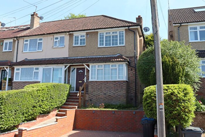 3 Bedroom Semi-Detached House For Sale In Chipstead Close, Coulsdon, CR5