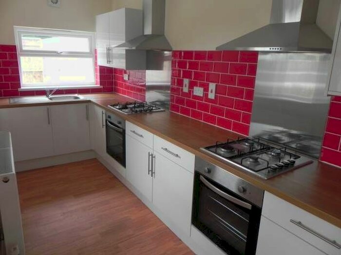 8 Bedroom Property To Rent In Bryn Y Mor Crescent, Brynmill, Swansea, SA1