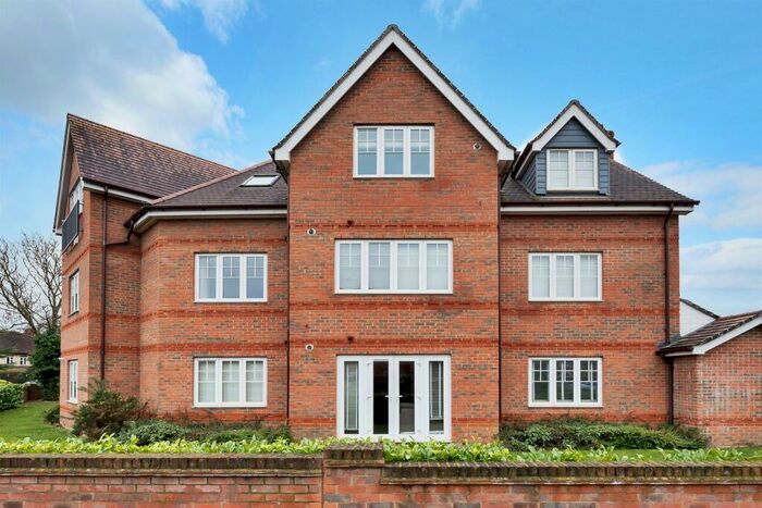 2 Bedroom Apartment For Sale In Larchfield Road, Maidenhead, SL6